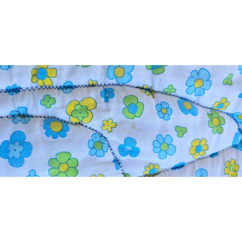 Vintage Handmade Style Animal Patchwork Baby Quilt Floral Eyelet Trim 36x32
